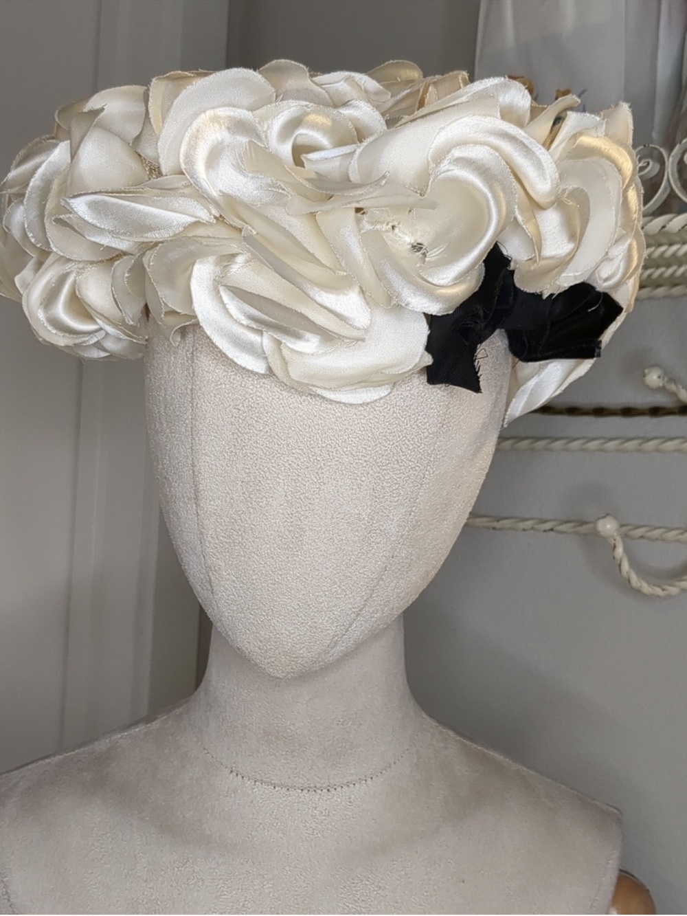 VINTAGE 1950s Ivory Floral Satin Cluster Hat - Women’s Decorative Headpiece